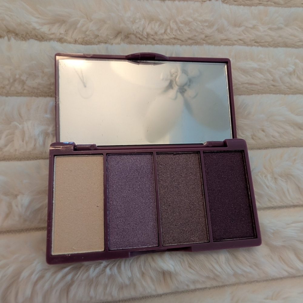 ✳️ FREE w/ Bundle - Purple Eyeshadow Palette